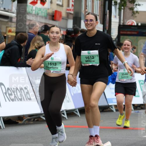 21.09.2025 - PSD Bank Halbmarathon Strokosch-Dieckow http://msf.ph/oto/8947771 21.09.2025 12:23:41 Ziel 1011, 1012, 1013, 1166, 1448, 1449, 1612, 1613, 2729, 2987, 3225, 3359, 3368, 3515, 3546 meine-sportfotos.de