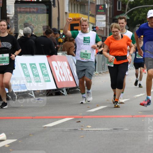 21.09.2025 - PSD Bank Halbmarathon Strokosch-Dieckow http://msf.ph/oto/8947805 21.09.2025 12:23:54 Ziel 1005, 1163, 1166, 1380, 1575, 1576, 2250, 2729, 2810, 2827, 3138, 3240, 3359, 3616 meine-sportfotos.de
