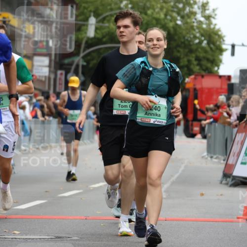 21.09.2025 - PSD Bank Halbmarathon Strokosch-Dieckow http://msf.ph/oto/8947824 21.09.2025 12:23:58 Ziel 1005, 1163, 1380, 1575, 1576, 2250, 2810, 2827, 3138, 3240, 3616 meine-sportfotos.de