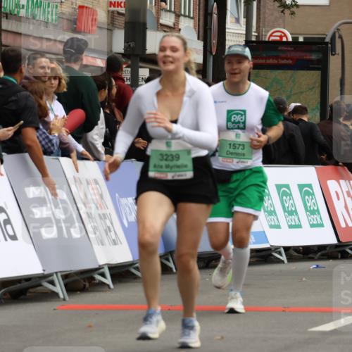 21.09.2025 - PSD Bank Halbmarathon Strokosch-Dieckow http://msf.ph/oto/8947843 21.09.2025 12:28:46 Ziel 1065, 1573, 3239, 3684, 3685 meine-sportfotos.de