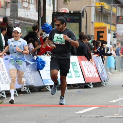 21.09.2025 - PSD Bank Halbmarathon Strokosch-Dieckow http://msf.ph/oto/8947924 21.09.2025 12:29:54 Ziel 1467, 1468, 3287, 3351 meine-sportfotos.de