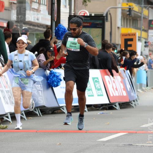 21.09.2025 - PSD Bank Halbmarathon Strokosch-Dieckow http://msf.ph/oto/8947925 21.09.2025 12:29:54 Ziel 1467, 1468, 3287, 3351 meine-sportfotos.de