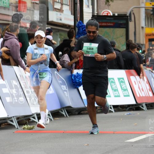 21.09.2025 - PSD Bank Halbmarathon Strokosch-Dieckow http://msf.ph/oto/8947928 21.09.2025 12:29:54 Ziel 1467, 1468, 3287, 3351 meine-sportfotos.de