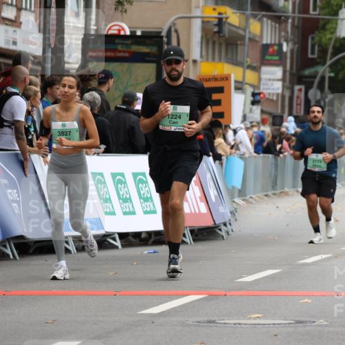 21.09.2025 - PSD Bank Halbmarathon Strokosch-Dieckow http://msf.ph/oto/8948001 21.09.2025 12:31:01 Ziel 1224, 2948, 3581, 3730, 3827 meine-sportfotos.de