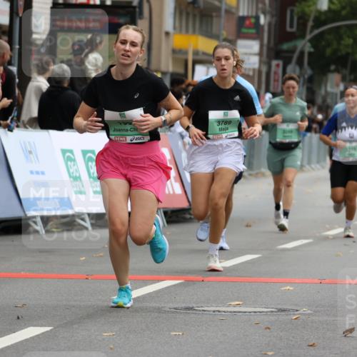 21.09.2025 - PSD Bank Halbmarathon Strokosch-Dieckow http://msf.ph/oto/8948042 21.09.2025 12:32:02 Ziel 1595, 1596, 2679, 3289, 3316, 3789, 3994 meine-sportfotos.de