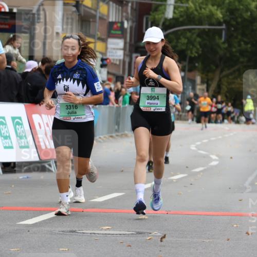 21.09.2025 - PSD Bank Halbmarathon Strokosch-Dieckow http://msf.ph/oto/8948052 21.09.2025 12:32:06 Ziel 1595, 1596, 2679, 3289, 3316, 3789, 3994 meine-sportfotos.de