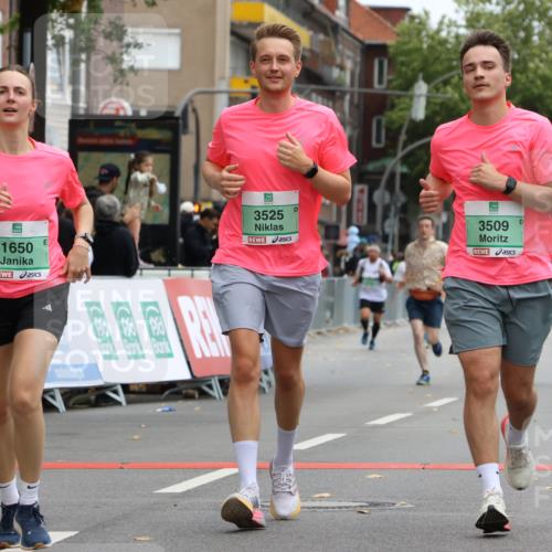 21.09.2025 - PSD Bank Halbmarathon Strokosch-Dieckow http://msf.ph/oto/8948125 21.09.2025 12:33:58 Ziel 1650, 2735, 3509, 3525, 3693, 3697, 3806, 3812, 3825, 3826, 3862 meine-sportfotos.de