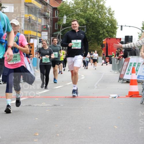 21.09.2025 - PSD Bank Halbmarathon Strokosch-Dieckow http://msf.ph/oto/8948161 21.09.2025 12:34:58 Ziel 1108, 1680, 3167, 3387, 3550, 3561, 3802, 3811 meine-sportfotos.de