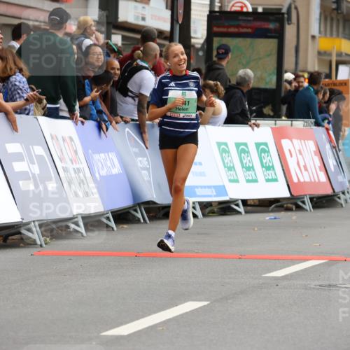 21.09.2025 - PSD Bank Halbmarathon Strokosch-Dieckow http://msf.ph/oto/8948165 21.09.2025 12:35:09 Ziel 1341, 1680, 3387, 3811, 3883 meine-sportfotos.de