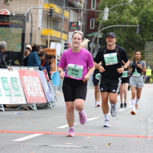 21.09.2025 - PSD Bank Halbmarathon Strokosch-Dieckow http://msf.ph/oto/8948190 21.09.2025 12:35:35 Ziel 1697, 2524, 3404, 3788 meine-sportfotos.de