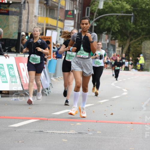 21.09.2025 - PSD Bank Halbmarathon Strokosch-Dieckow http://msf.ph/oto/8948196 21.09.2025 12:35:41 Ziel 3404, 3499, 3502, 3650, 3664, 3788 meine-sportfotos.de