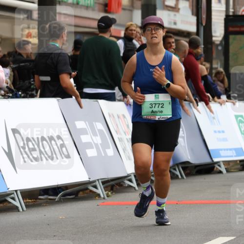 21.09.2025 - PSD Bank Halbmarathon Strokosch-Dieckow http://msf.ph/oto/8948225 21.09.2025 12:36:30 Ziel 2802, 2807, 3721, 3772 meine-sportfotos.de