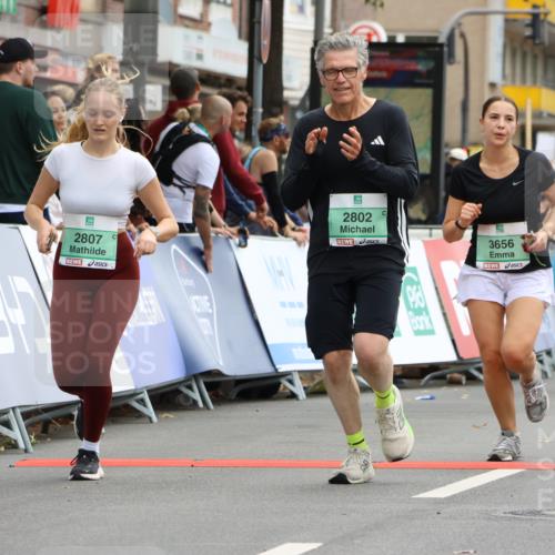 21.09.2025 - PSD Bank Halbmarathon Strokosch-Dieckow http://msf.ph/oto/8948232 21.09.2025 12:36:36 Ziel 2802, 2807, 3035, 3656, 3721, 3772 meine-sportfotos.de