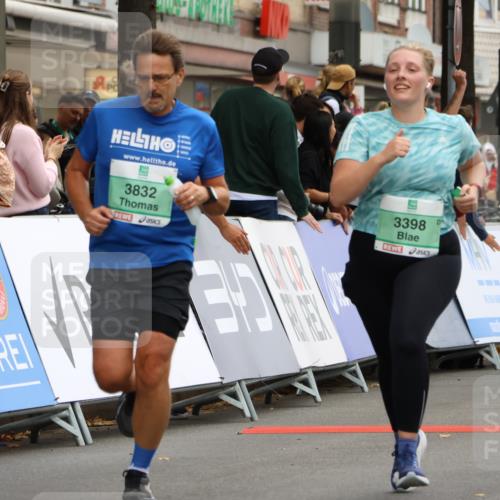 21.09.2025 - PSD Bank Halbmarathon Strokosch-Dieckow http://msf.ph/oto/8948276 21.09.2025 12:37:40 Ziel 3377, 3398, 3405, 3553, 3832 meine-sportfotos.de