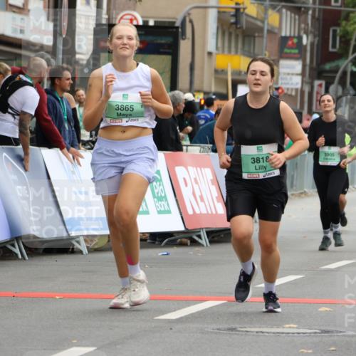 21.09.2025 - PSD Bank Halbmarathon Strokosch-Dieckow http://msf.ph/oto/8948306 21.09.2025 12:38:03 Ziel 3233, 3487, 3543, 3703, 3818, 3865, 3905 meine-sportfotos.de
