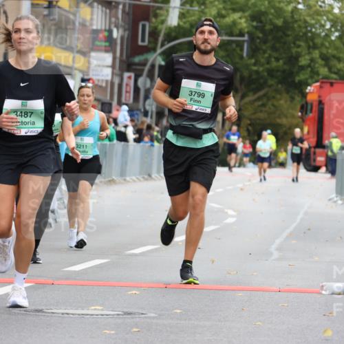 21.09.2025 - PSD Bank Halbmarathon Strokosch-Dieckow http://msf.ph/oto/8948327 21.09.2025 12:38:10 Ziel 1156, 3211, 3212, 3487, 3543, 3703, 3799, 3818, 3865, 3905 meine-sportfotos.de