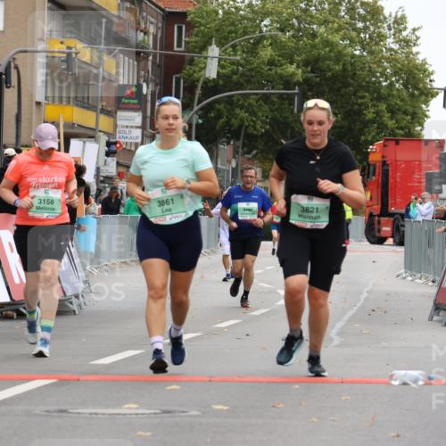 21.09.2025 - PSD Bank Halbmarathon Strokosch-Dieckow http://msf.ph/oto/8948333 21.09.2025 12:38:42 Ziel 3158, 3821, 3861 meine-sportfotos.de