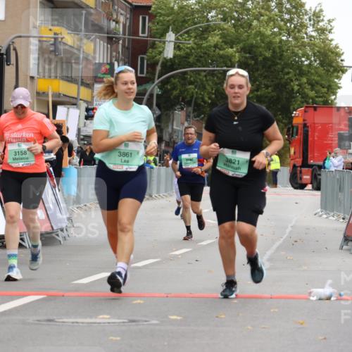 21.09.2025 - PSD Bank Halbmarathon Strokosch-Dieckow http://msf.ph/oto/8948338 21.09.2025 12:38:42 Ziel 3158, 3821, 3861 meine-sportfotos.de