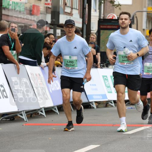 21.09.2025 - PSD Bank Halbmarathon Strokosch-Dieckow http://msf.ph/oto/8948461 21.09.2025 12:41:05 Ziel 1291, 1293, 1540, 3459, 3676 meine-sportfotos.de