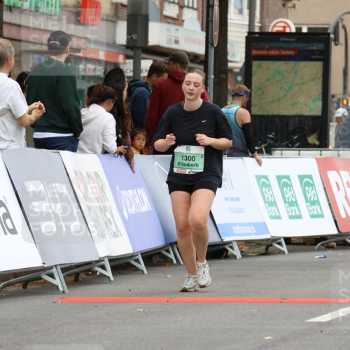 21.09.2025 - PSD Bank Halbmarathon Strokosch-Dieckow http://msf.ph/oto/8948541 21.09.2025 12:42:28 Ziel 1300, 3241, 3381, 3495, 3537, 3702 meine-sportfotos.de