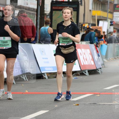 21.09.2025 - PSD Bank Halbmarathon Strokosch-Dieckow http://msf.ph/oto/8948550 21.09.2025 12:42:30 Ziel 1300, 3241, 3381, 3495, 3537 meine-sportfotos.de