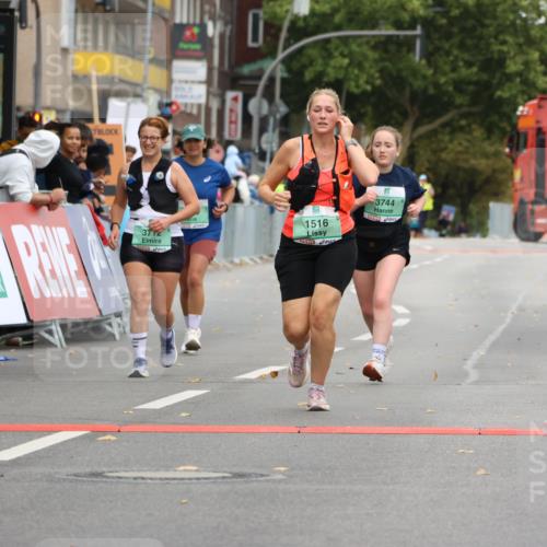 21.09.2025 - PSD Bank Halbmarathon Strokosch-Dieckow http://msf.ph/oto/8948649 21.09.2025 12:44:14 Ziel 1516, 3712, 3714, 3744 meine-sportfotos.de