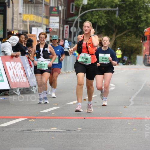 21.09.2025 - PSD Bank Halbmarathon Strokosch-Dieckow http://msf.ph/oto/8948651 21.09.2025 12:44:14 Ziel 1516, 3712, 3714, 3744 meine-sportfotos.de