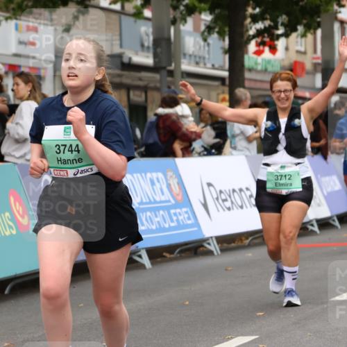 21.09.2025 - PSD Bank Halbmarathon Strokosch-Dieckow http://msf.ph/oto/8948662 21.09.2025 12:44:21 Ziel 1516, 3712, 3714, 3744, 3850 meine-sportfotos.de