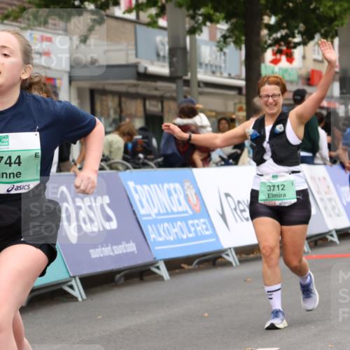 21.09.2025 - PSD Bank Halbmarathon Strokosch-Dieckow http://msf.ph/oto/8948667 21.09.2025 12:44:21 Ziel 1516, 3712, 3714, 3744, 3850 meine-sportfotos.de