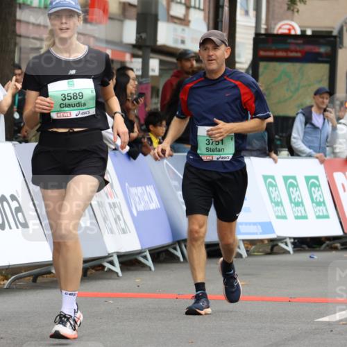 21.09.2025 - PSD Bank Halbmarathon Strokosch-Dieckow http://msf.ph/oto/8948730 21.09.2025 12:46:01 Ziel 1153, 3589, 3751 meine-sportfotos.de