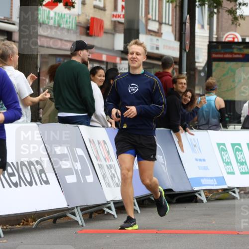 21.09.2025 - PSD Bank Halbmarathon Strokosch-Dieckow http://msf.ph/oto/8948757 21.09.2025 12:46:48 Ziel 3596, 3647, 3872 meine-sportfotos.de