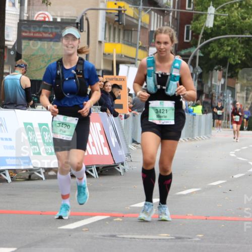 21.09.2025 - PSD Bank Halbmarathon Strokosch-Dieckow http://msf.ph/oto/8948768 21.09.2025 12:47:07 Ziel 3420, 3421 meine-sportfotos.de