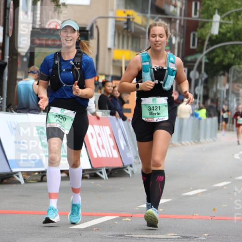 21.09.2025 - PSD Bank Halbmarathon Strokosch-Dieckow http://msf.ph/oto/8948775 21.09.2025 12:47:07 Ziel 3420, 3421 meine-sportfotos.de