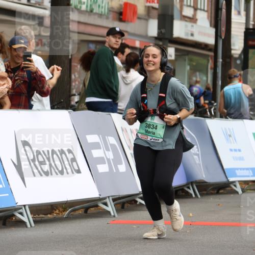 21.09.2025 - PSD Bank Halbmarathon Strokosch-Dieckow http://msf.ph/oto/8948811 21.09.2025 12:48:35 Ziel 3830, 3834 meine-sportfotos.de