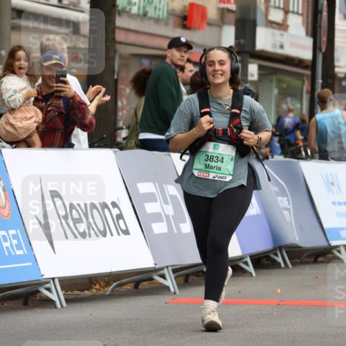 21.09.2025 - PSD Bank Halbmarathon Strokosch-Dieckow http://msf.ph/oto/8948814 21.09.2025 12:48:35 Ziel 3830, 3834 meine-sportfotos.de