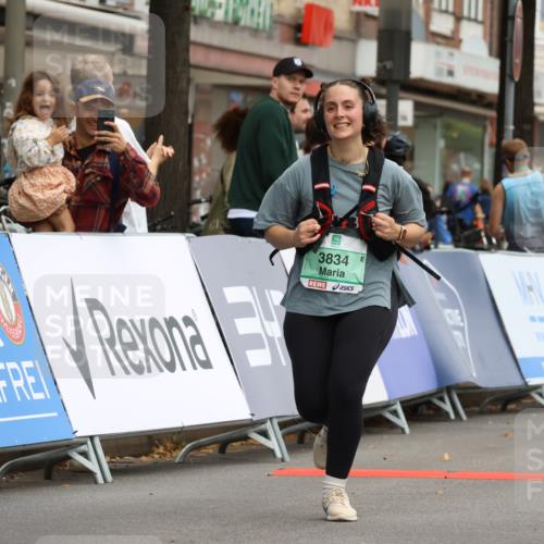21.09.2025 - PSD Bank Halbmarathon Strokosch-Dieckow http://msf.ph/oto/8948815 21.09.2025 12:48:35 Ziel 3830, 3834 meine-sportfotos.de