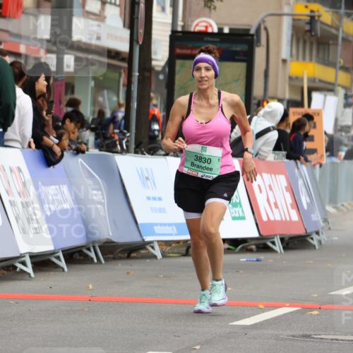 21.09.2025 - PSD Bank Halbmarathon Strokosch-Dieckow http://msf.ph/oto/8948818 21.09.2025 12:48:39 Ziel 3830, 3834 meine-sportfotos.de