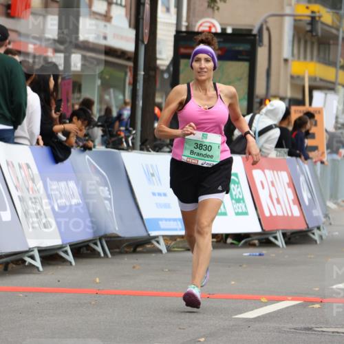 21.09.2025 - PSD Bank Halbmarathon Strokosch-Dieckow http://msf.ph/oto/8948820 21.09.2025 12:48:39 Ziel 3830, 3834 meine-sportfotos.de