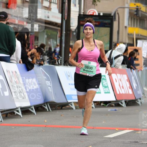 21.09.2025 - PSD Bank Halbmarathon Strokosch-Dieckow http://msf.ph/oto/8948821 21.09.2025 12:48:39 Ziel 3830, 3834 meine-sportfotos.de