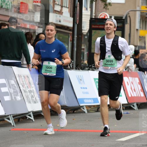 21.09.2025 - PSD Bank Halbmarathon Strokosch-Dieckow http://msf.ph/oto/8948855 21.09.2025 12:49:34 Ziel 1006, 3699, 4060 meine-sportfotos.de