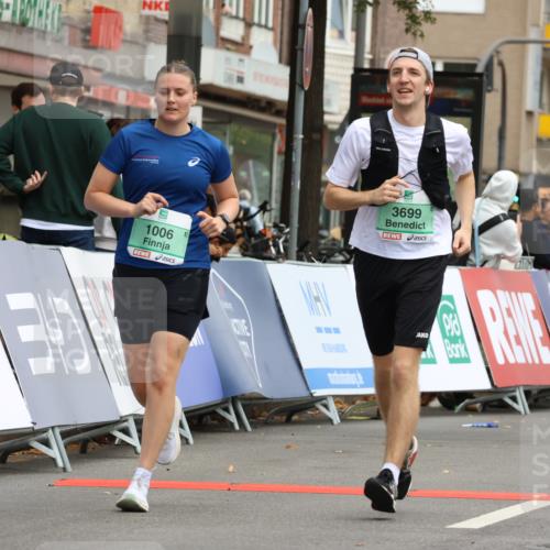 21.09.2025 - PSD Bank Halbmarathon Strokosch-Dieckow http://msf.ph/oto/8948859 21.09.2025 12:49:34 Ziel 1006, 3699, 4060 meine-sportfotos.de