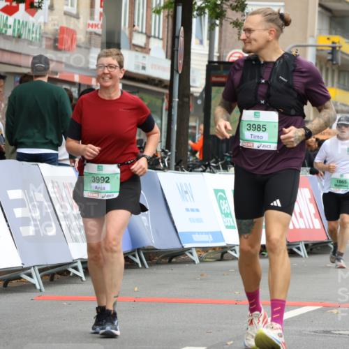 21.09.2025 - PSD Bank Halbmarathon Strokosch-Dieckow http://msf.ph/oto/8948873 21.09.2025 12:49:45 Ziel 1865, 3303, 3985, 3992, 4060 meine-sportfotos.de