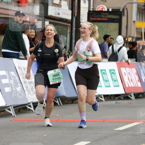 21.09.2025 - PSD Bank Halbmarathon Strokosch-Dieckow http://msf.ph/oto/8948939 21.09.2025 12:51:32 Ziel 1381, 3891 meine-sportfotos.de