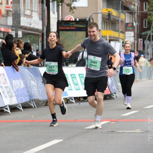 21.09.2025 - PSD Bank Halbmarathon Strokosch-Dieckow http://msf.ph/oto/8948983 21.09.2025 12:52:54 Ziel 3384, 3427, 3863, 3881 meine-sportfotos.de