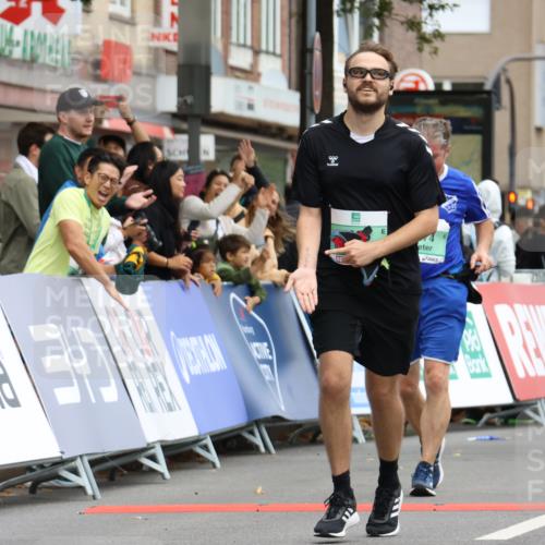 21.09.2025 - PSD Bank Halbmarathon Strokosch-Dieckow http://msf.ph/oto/8949035 21.09.2025 12:54:23 Ziel 1274, 3341, 3764, 3804, 3805 meine-sportfotos.de