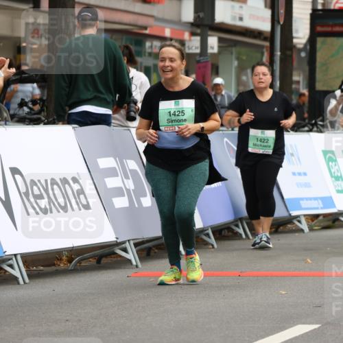 21.09.2025 - PSD Bank Halbmarathon Strokosch-Dieckow http://msf.ph/oto/8949050 21.09.2025 12:55:04 Ziel 1422, 1423, 1424, 1425 meine-sportfotos.de