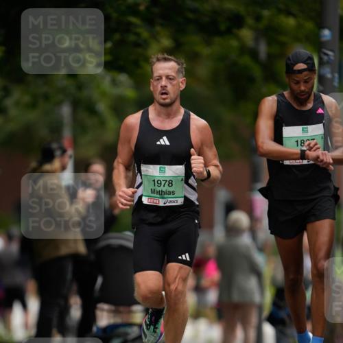 21.09.2025 - PSD Bank Halbmarathon Patografie http://msf.ph/oto/8949215 21.09.2025 09:55:48 Laufen 1978, 187 meine-sportfotos.de