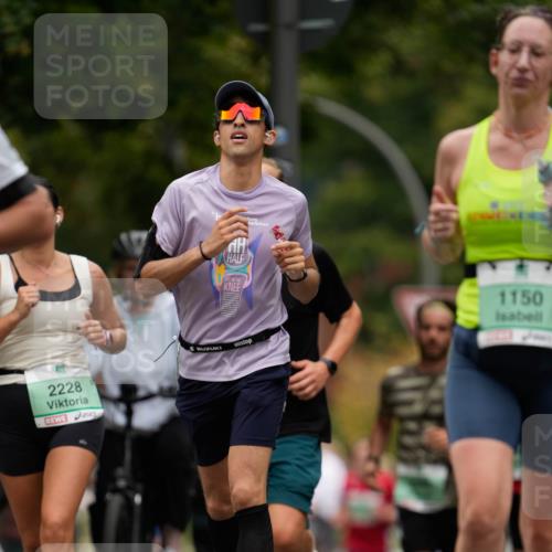 21.09.2025 - PSD Bank Halbmarathon Patografie http://msf.ph/oto/8949318 21.09.2025 10:13:23 Laufen 2228, 1150 meine-sportfotos.de
