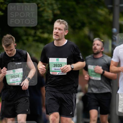 21.09.2025 - PSD Bank Halbmarathon Patografie http://msf.ph/oto/8949337 21.09.2025 10:17:07 Laufen 3924, 74, 3933 meine-sportfotos.de