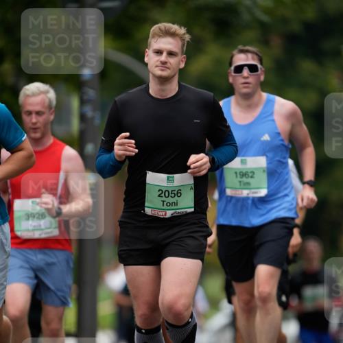 21.09.2025 - PSD Bank Halbmarathon Patografie http://msf.ph/oto/8949478 21.09.2025 10:10:44 Laufen 3926, 2056, 1962 meine-sportfotos.de